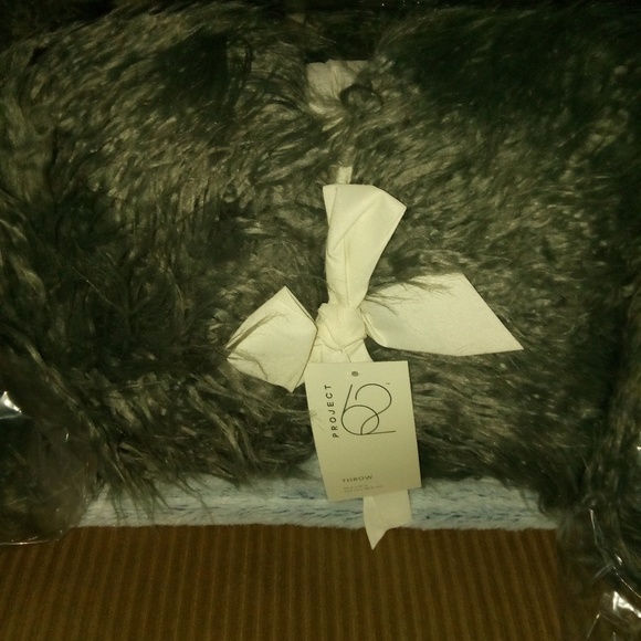 Project 62 Gray Faux Fur Throw Blanket - Picture 5 of 8